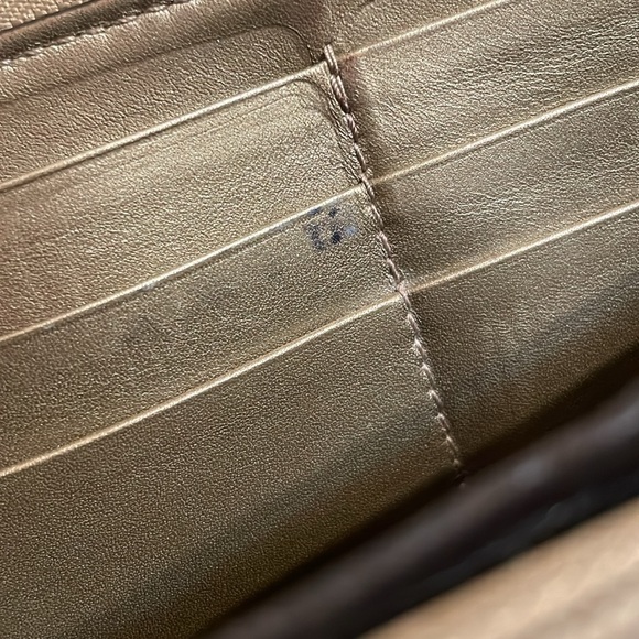 Gucci Zippy Wallet - Picture 9 of 10